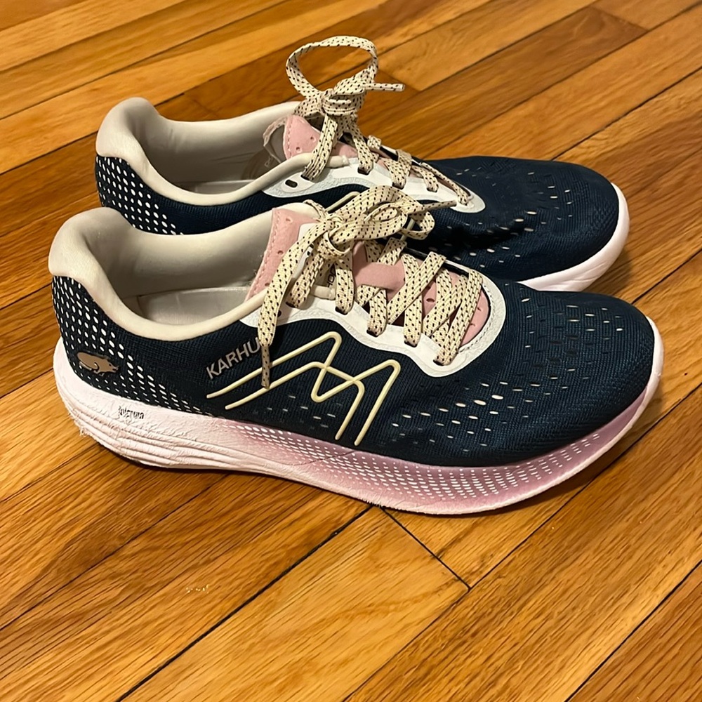 Karhu sneakers- super cute and comfy!
